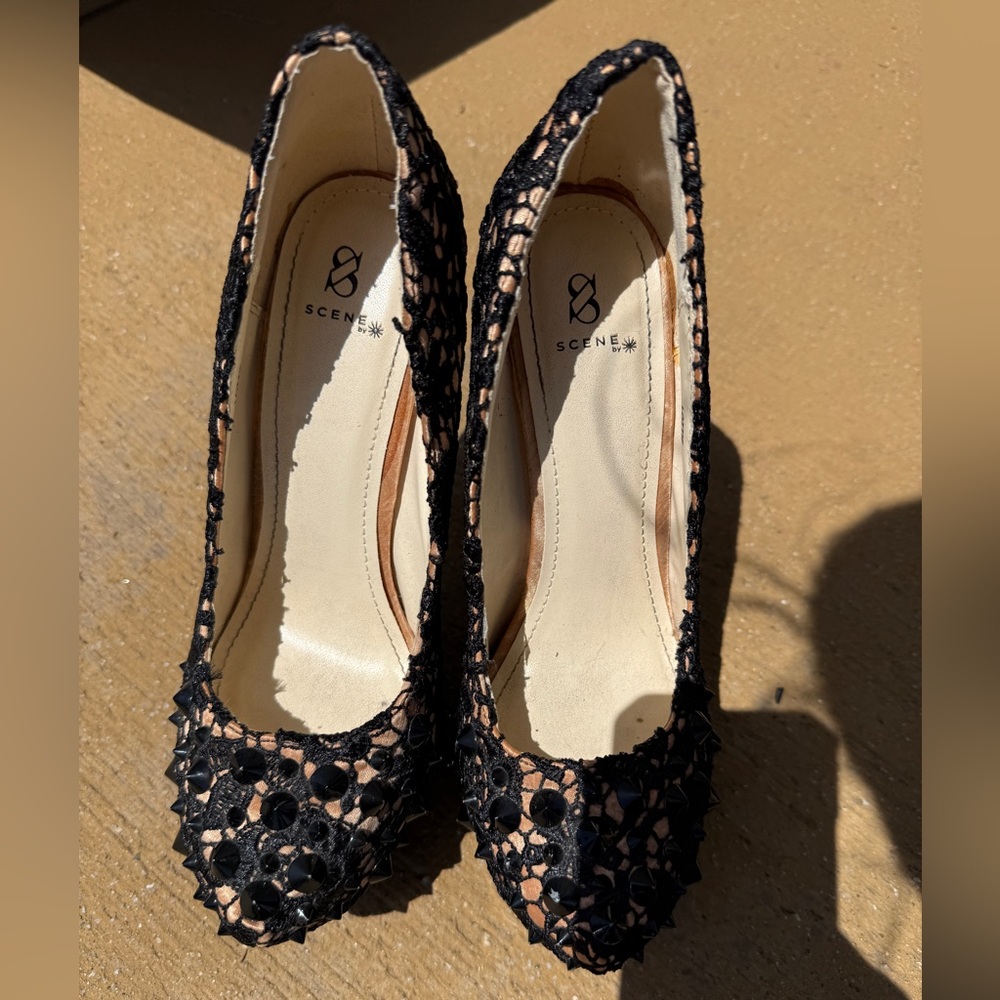 High heels size 8.5 lace
